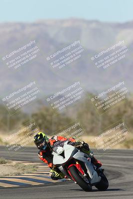 media/Dec-04-2025-Racers Edge (Thu) [[5ebc9f124d]]/3-B Group/1-Session 1 (Turn 7)/